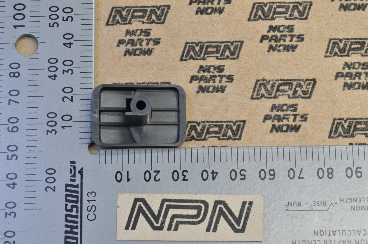 NOS Honda 1989 PC800 Pacific Coast Right Pocket Cover Knob 64224-MR5-000