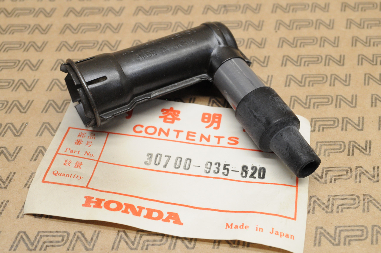 NOS Honda B75 K1 K2 K3 Outboard Engine Spark Plug Cap 30700-935-620