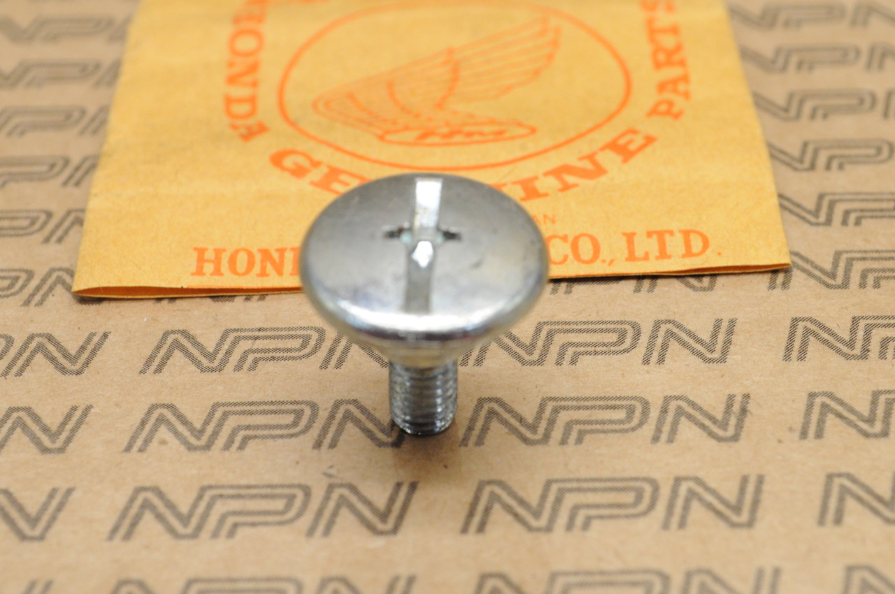 NOS Honda HS521 HS621 Snow Blower Auger Pan Bolt (6 X 17) 90101-747-000