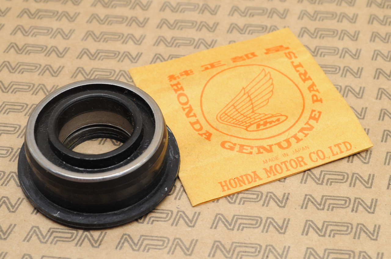 NOS Honda F28 K1 Roto Tiller Primary Case Water Seal 91205-708-000