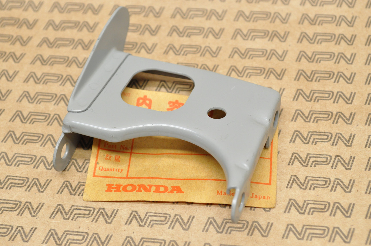 NOS Honda CL72 CL77 Left Air Filter Cleaner Mount Stay Bracket 17344-273-010 Z