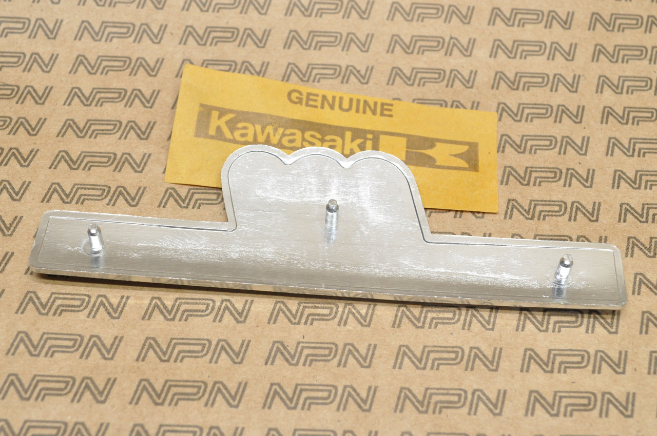 NOS Kawasaki 1973-75 Z1 900 Right Side Cover Emblem Badge 56018-139