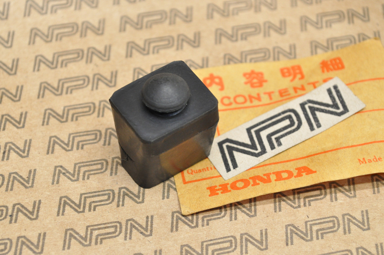 NOS Honda 1975-76 CB750 F Rear Seat Cover Cowl Rubber Cushion 77211-392-000