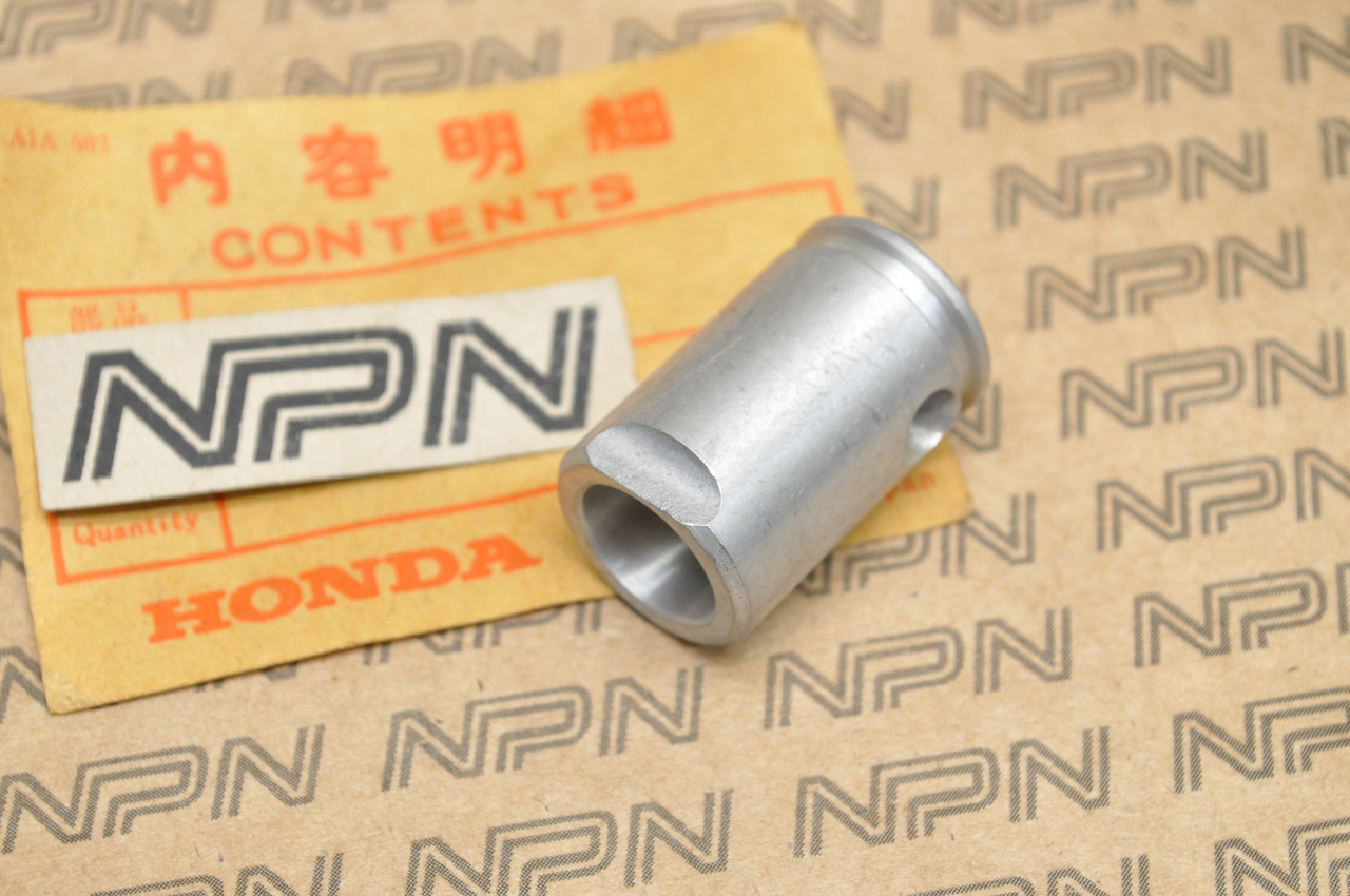 NOS Honda XL175 K0-1976 Cylinder Head Cover Rocker Arm Shaft Plug 90011-362-000