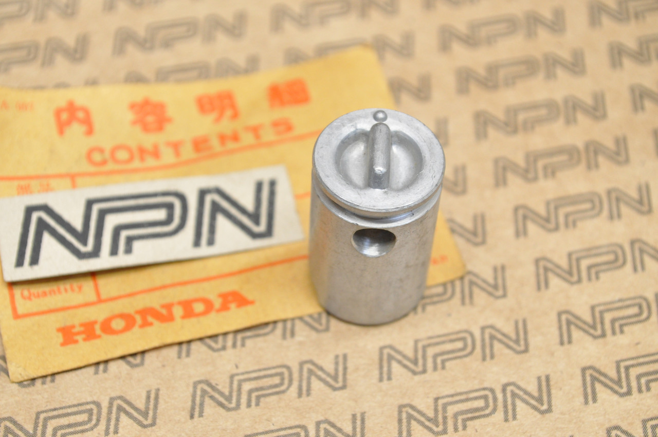 NOS Honda XL175 K0-1976 Cylinder Head Cover Rocker Arm Shaft Plug 90011-362-000