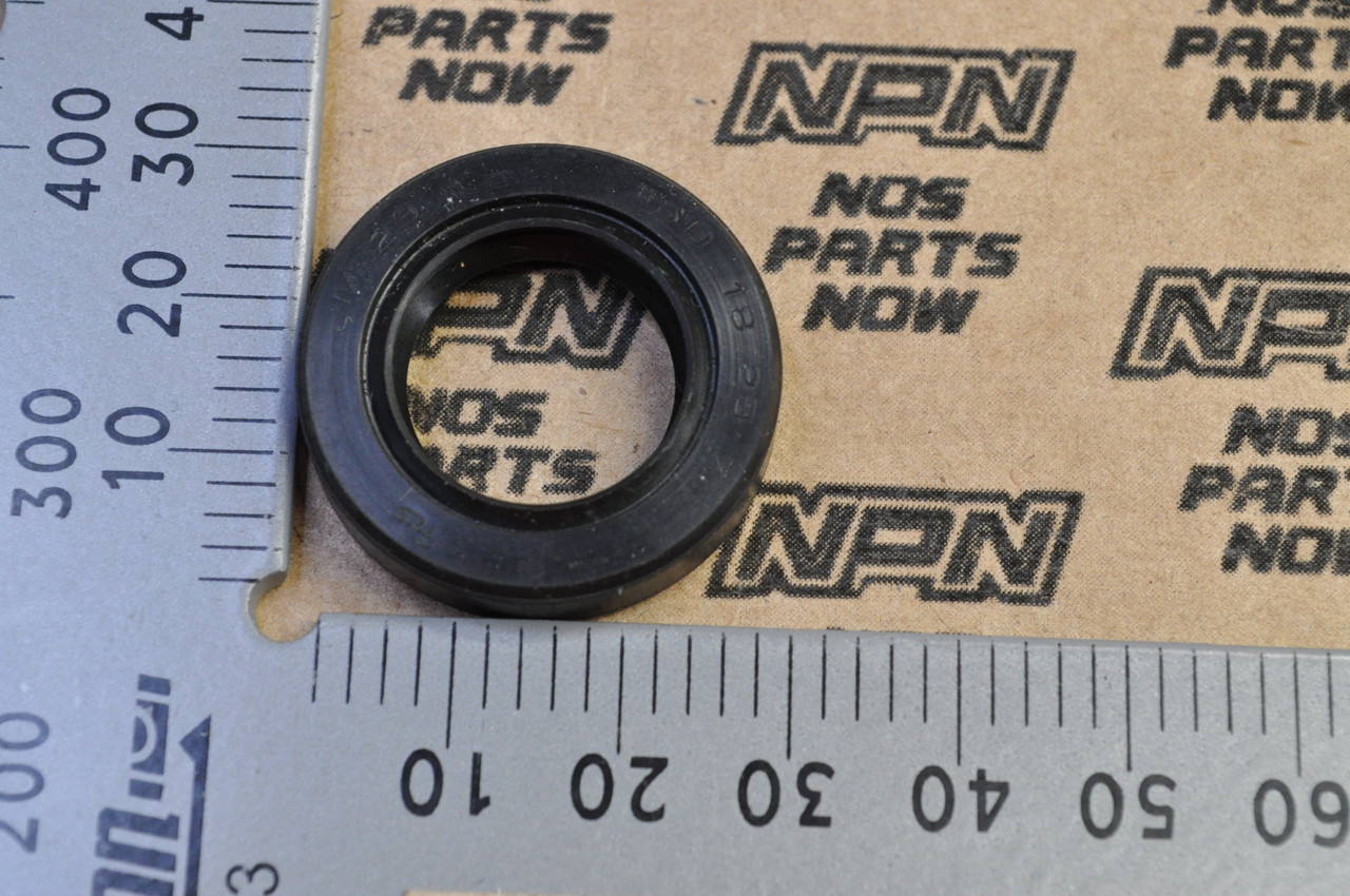 NOS Honda ATC250 CB750 CR250 GL1000 MR250 SL350 XR250 Oil Seal 91204-286-003