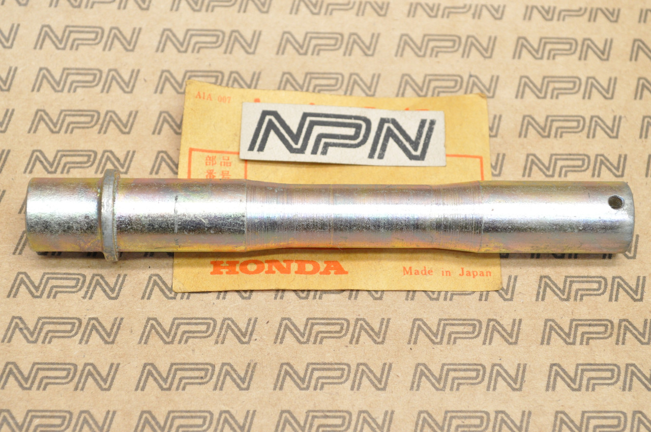 NOS Honda CL125 A K0 Main Center Stand Pivot Shaft Pipe 50526-243-000
