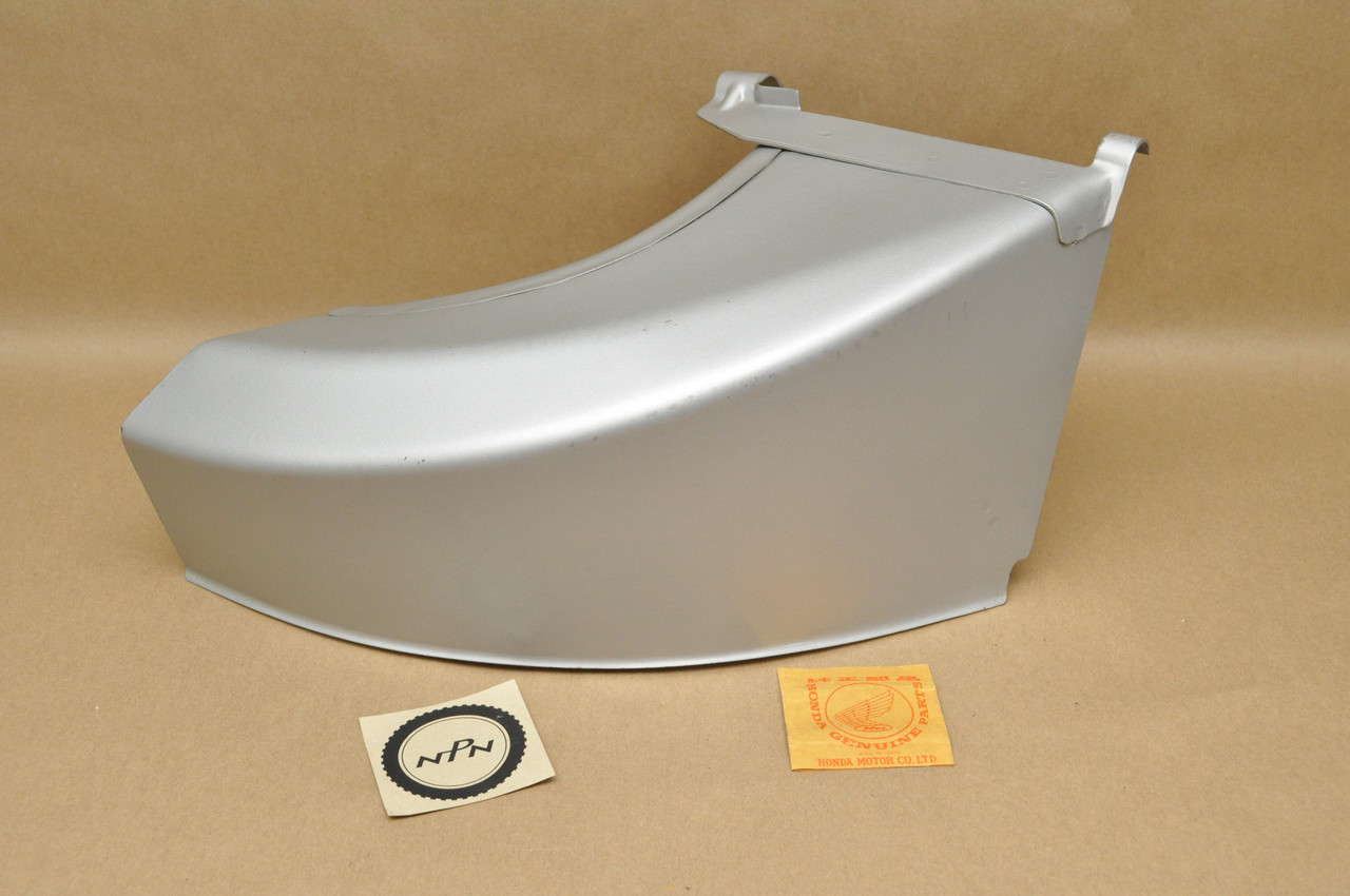 NOS Honda HR17 Lawn Mower Discharge Chute Adapter 81210-959-810