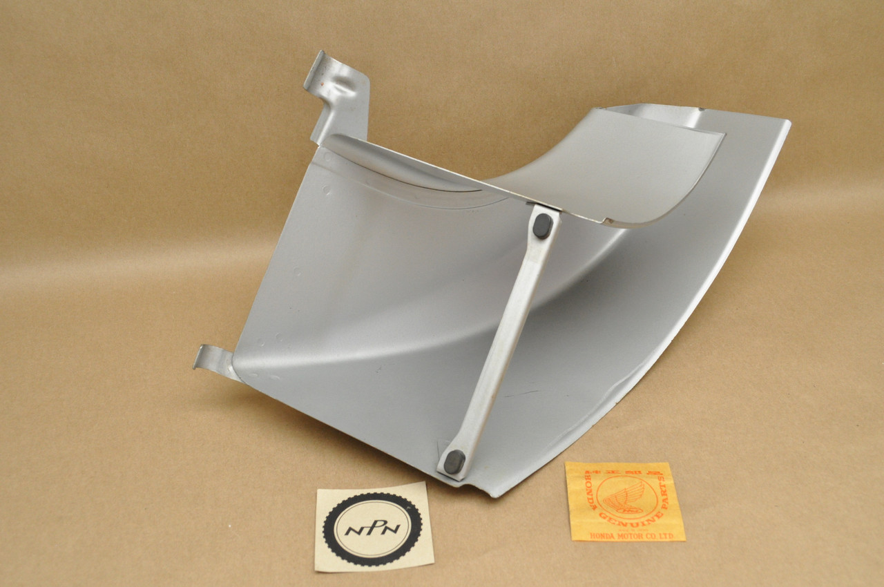 NOS Honda HR17 Lawn Mower Discharge Chute Adapter 81210-959-810