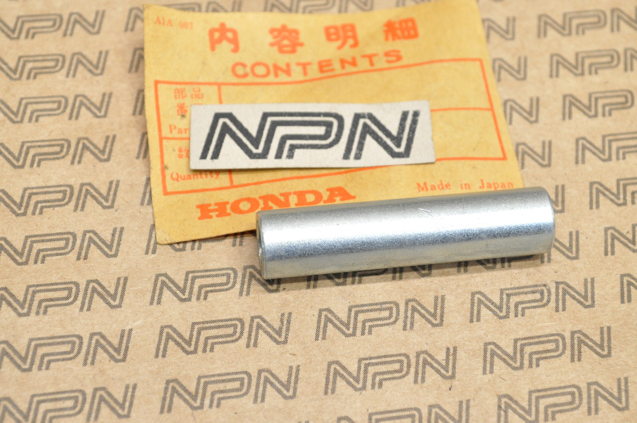 NOS Honda CB500 CB500T CB550 CB550F XL250 Battery Box Collar 50332-323-000