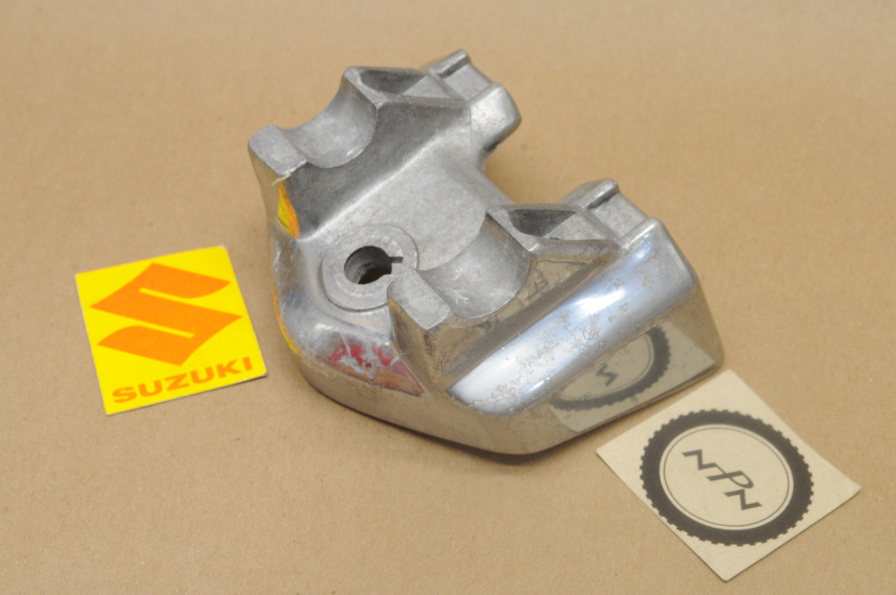 NOS Suzuki 1968 M12 M15 M31 Steering Stem Handle Bar Head Clamp 51310-01971