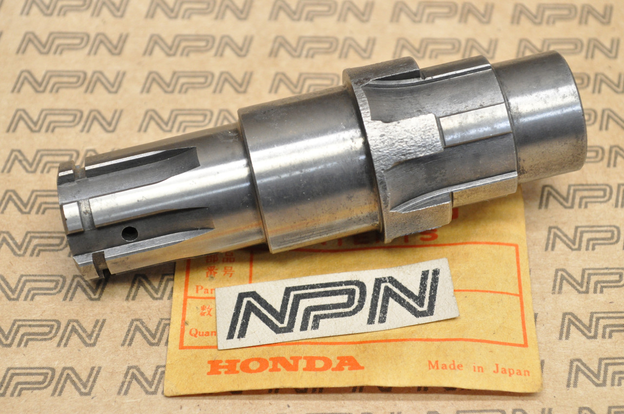 NOS Honda CB750 K2-K5 Final Drive Gear Shaft 23520-300-030