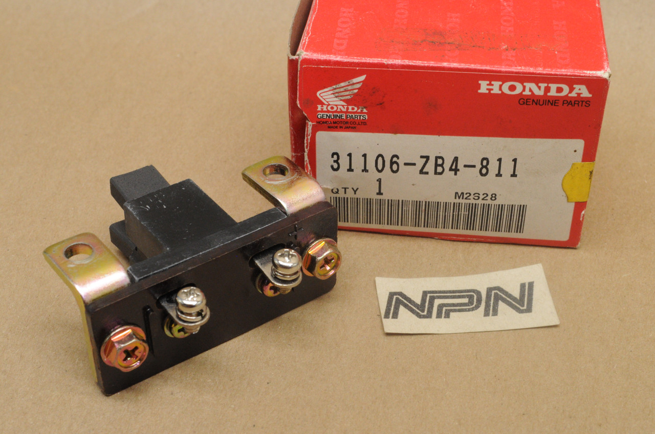 NOS Honda EW140 EW171 Generator Brush Holder Assembly 31106-ZB4-811