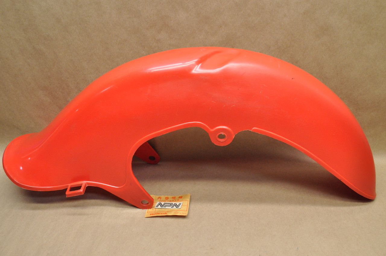 NOS Honda C200 CA200 CM91 Scarlet Plastic Front Fender 61100-030-610 C