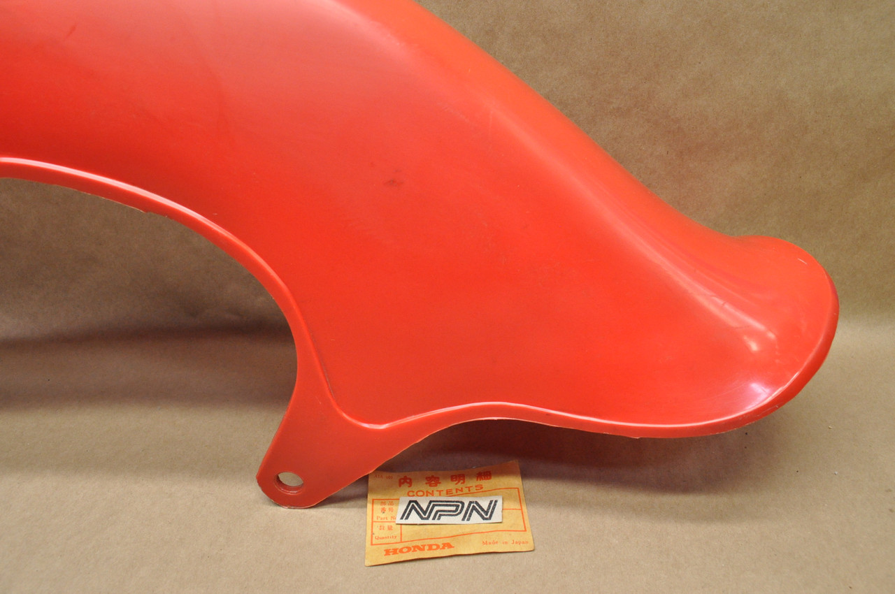 NOS Honda C200 CA200 CM91 Scarlet Plastic Front Fender 61100-030-610 C