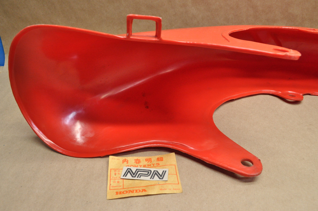 NOS Honda C200 CA200 CM91 Scarlet Plastic Front Fender 61100-030-610 C