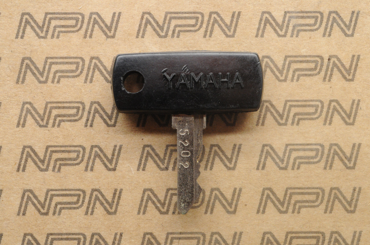 NOS Yamaha Ignition Switch & Lock Key # 5202