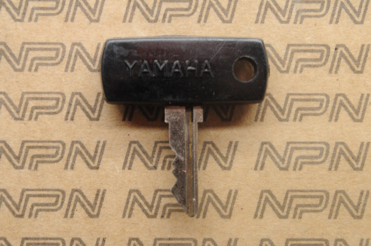 NOS Yamaha Ignition Switch & Lock Key # 5202