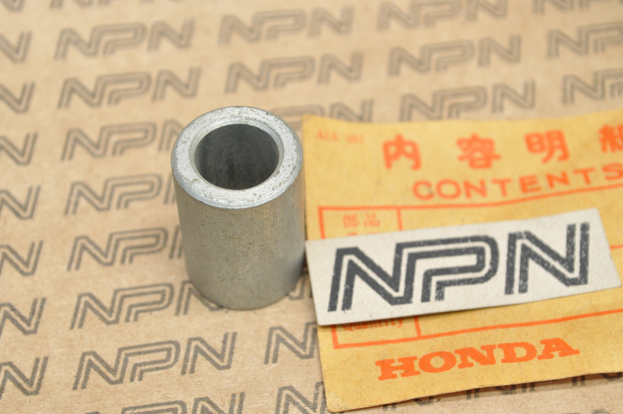 NOS Honda SL100 SL125 XL100 Swing Arm Pivot Bolt Distance Collar 52145-331-000
