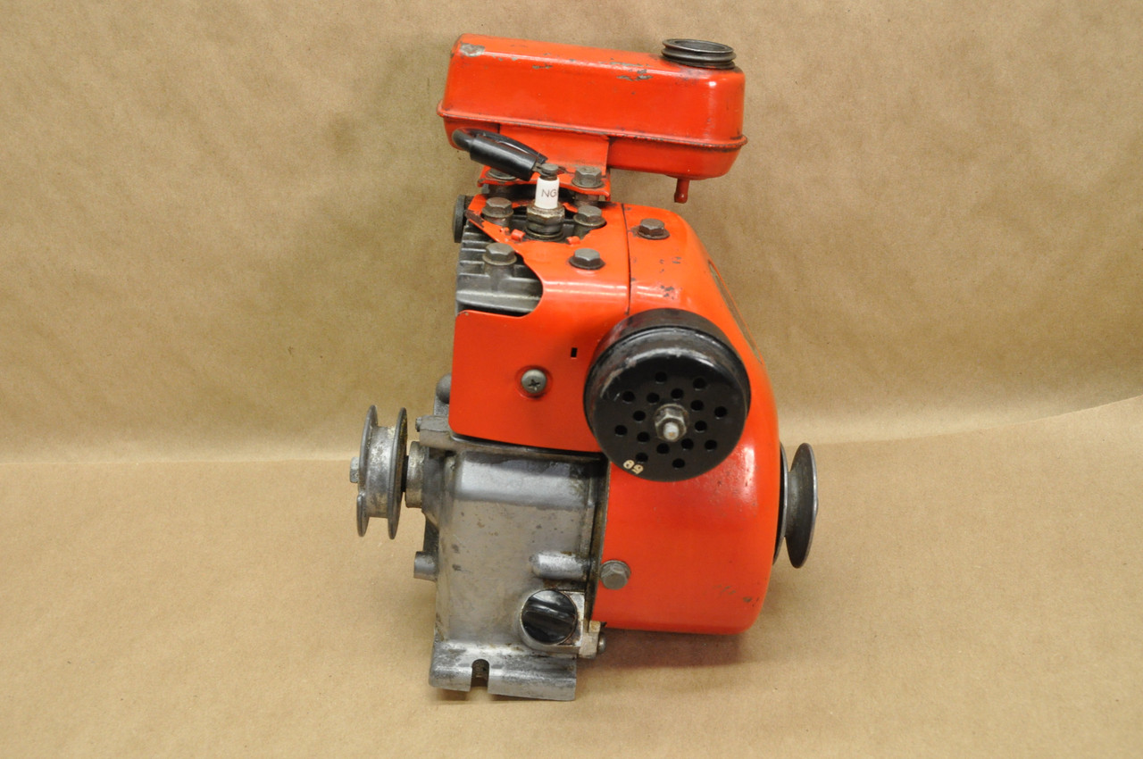 Vintage Honda Cuby T10 Engine Motor Motorcycle Dealer Memorabilia #33085