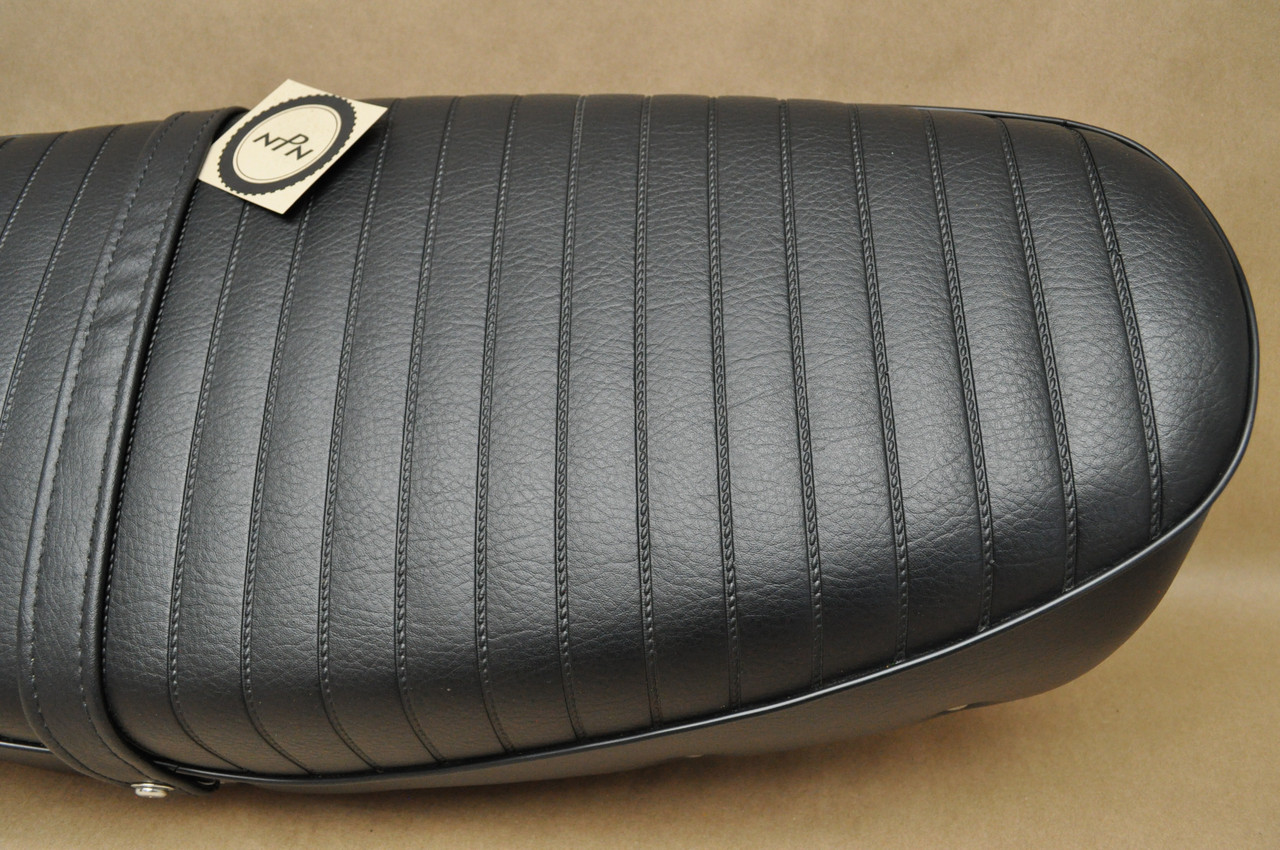 NOS Honda CL350 K4 Seat Cushion & Latch Assembly 77200-345-670 A