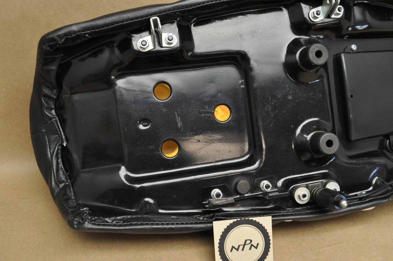NOS Honda CL350 K4 Seat Cushion & Latch Assembly 77200-345-670 A