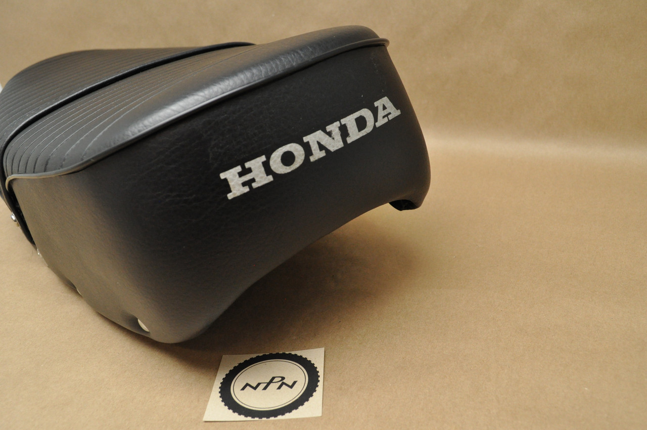 NOS Honda CL350 K4 Seat Cushion & Latch Assembly 77200-345-670 A