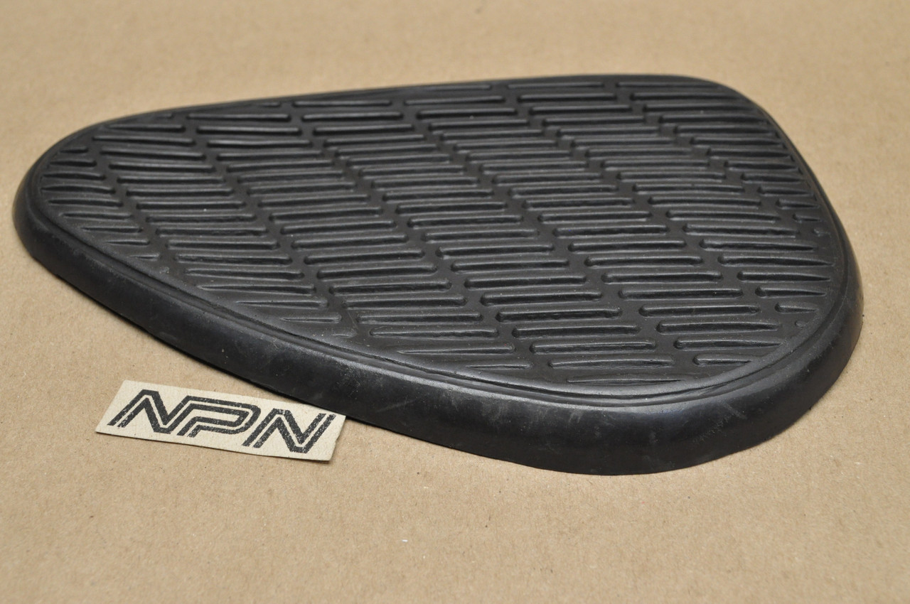NOS Honda S90 Right Side Gas Tank Knee Grip Rubber 17661-028-000