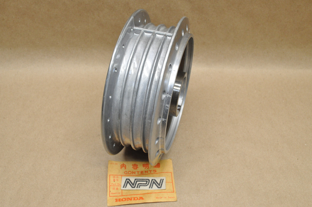 NOS Honda CB125 CL100 CL125 CT90 S90 SL100 SL70 XL70 Wheel Hub 44601-107-770