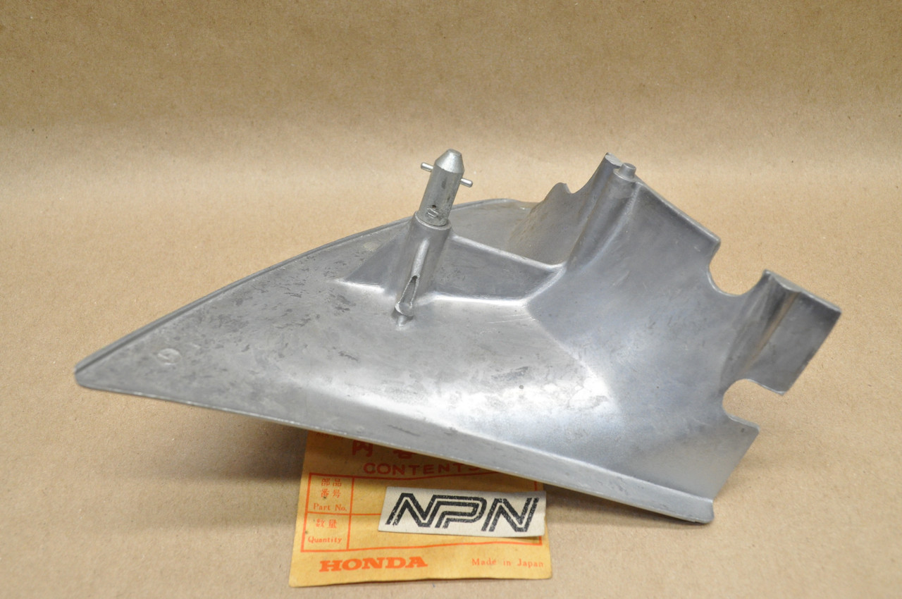 NOS Honda CA72 CA77 Left Frame Carburetor Side Cover & Knob 17361-259-030