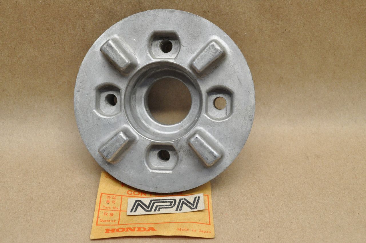 NOS Honda C100 C102 C110 C105 T Rear Wheel Hub Drive Flange 42610-001-050