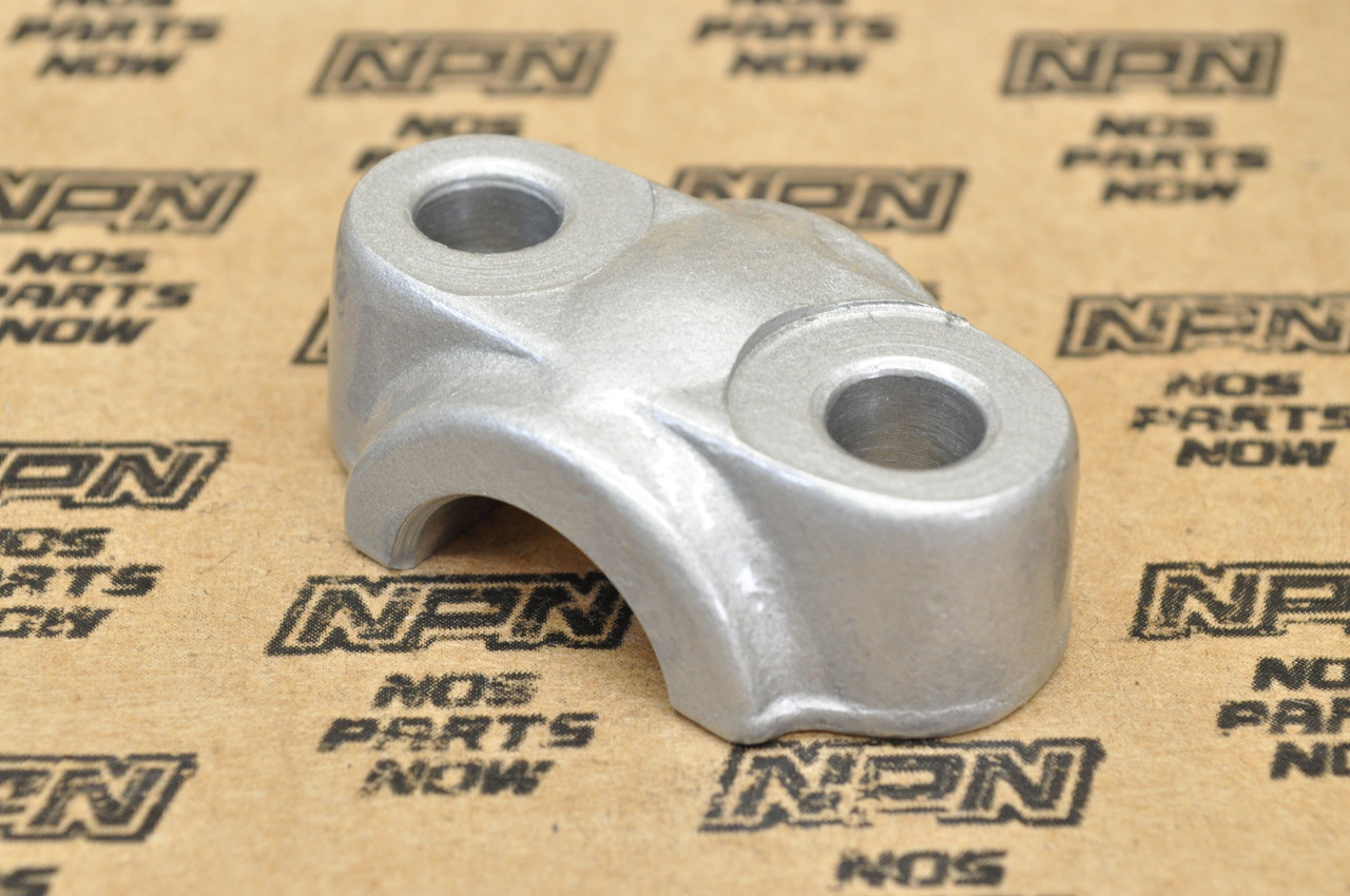 NOS Honda CB450 CB72 CB77 CL72 CL77 Front Axle Holder Bracket 51634-283-000 T