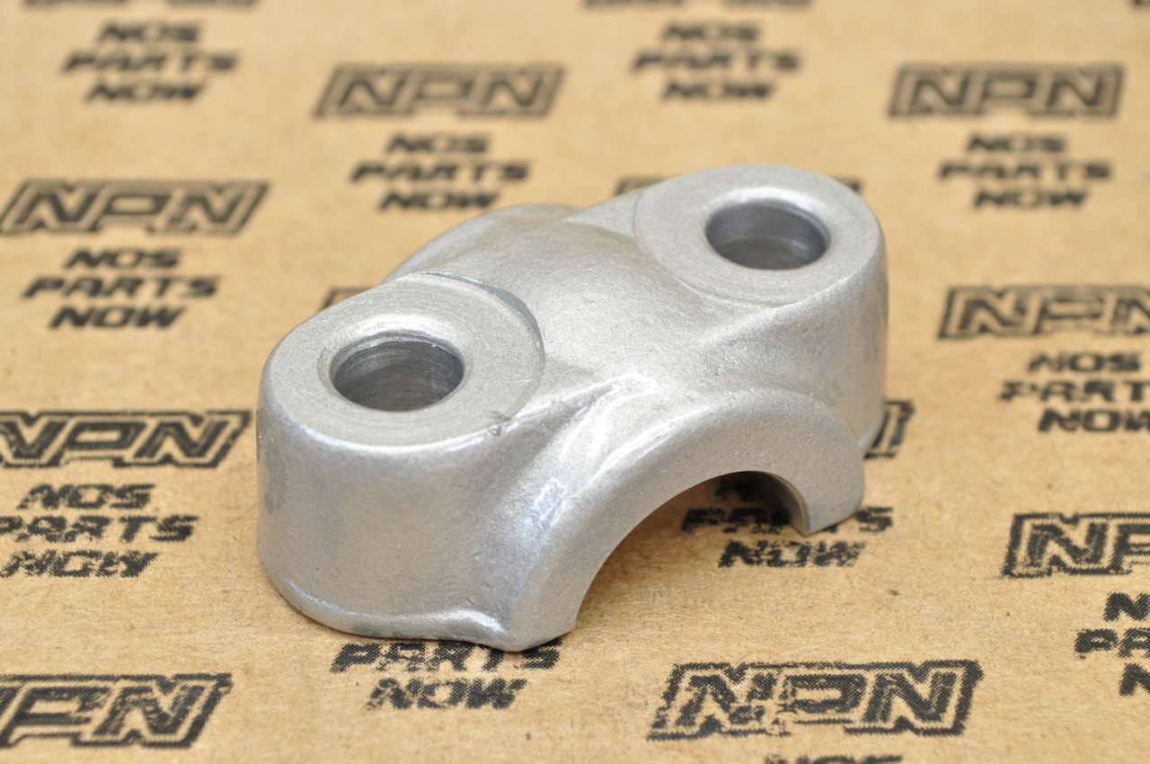 NOS Honda CB450 CB72 CB77 CL72 CL77 Front Axle Holder Bracket 51634-283-000 T