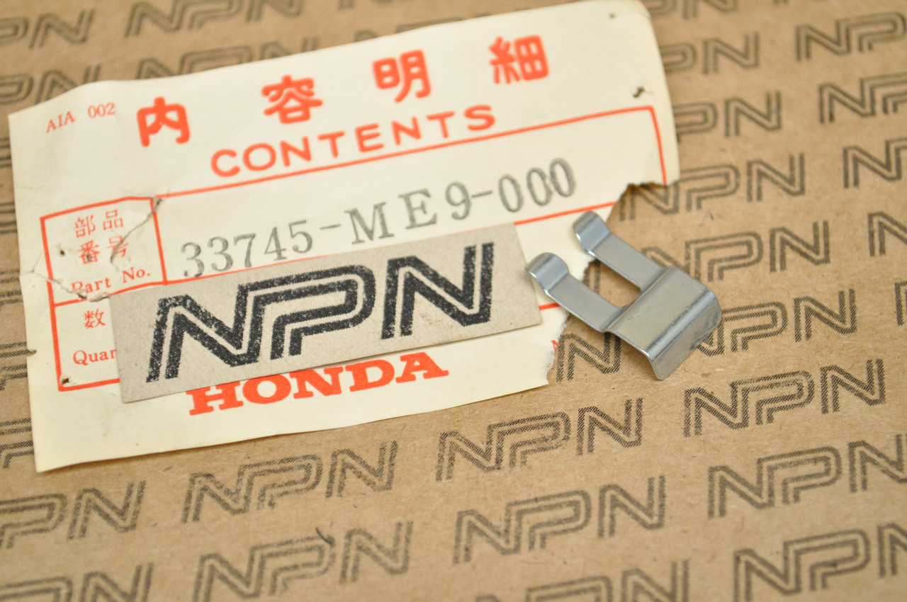 NOS Honda 1983 VT750 C Shadow Reflex Reflector Setting Spring 33745-ME9-000