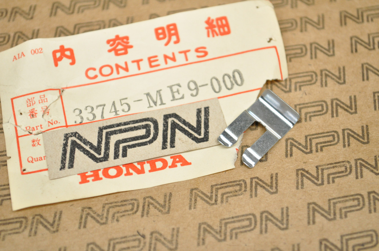 NOS Honda 1983 VT750 C Shadow Reflex Reflector Setting Spring 33745-ME9-000