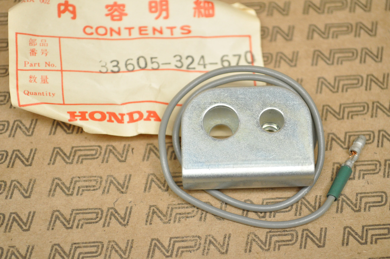 NOS Honda CB125 S CL100 S CL125 S Left Rear Turn Signal Stopper 33605-324-670