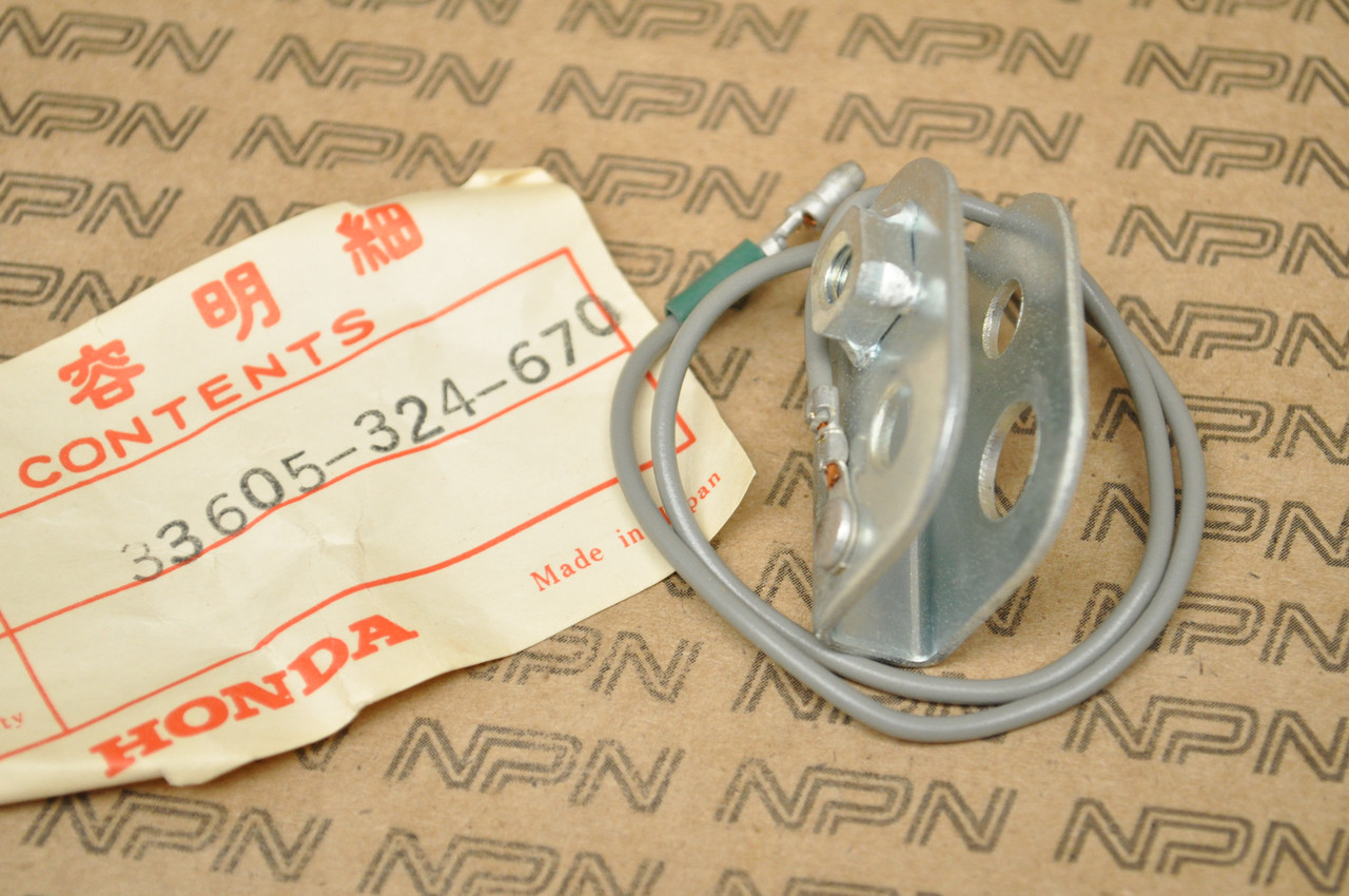 NOS Honda CB125 S CL100 S CL125 S Left Rear Turn Signal Stopper 33605-324-670