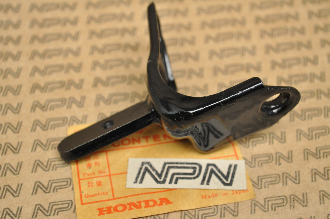 NOS Honda CB650 CB750 F CB750K Left Front Turn Signal Stay Bracket 33610-425-000