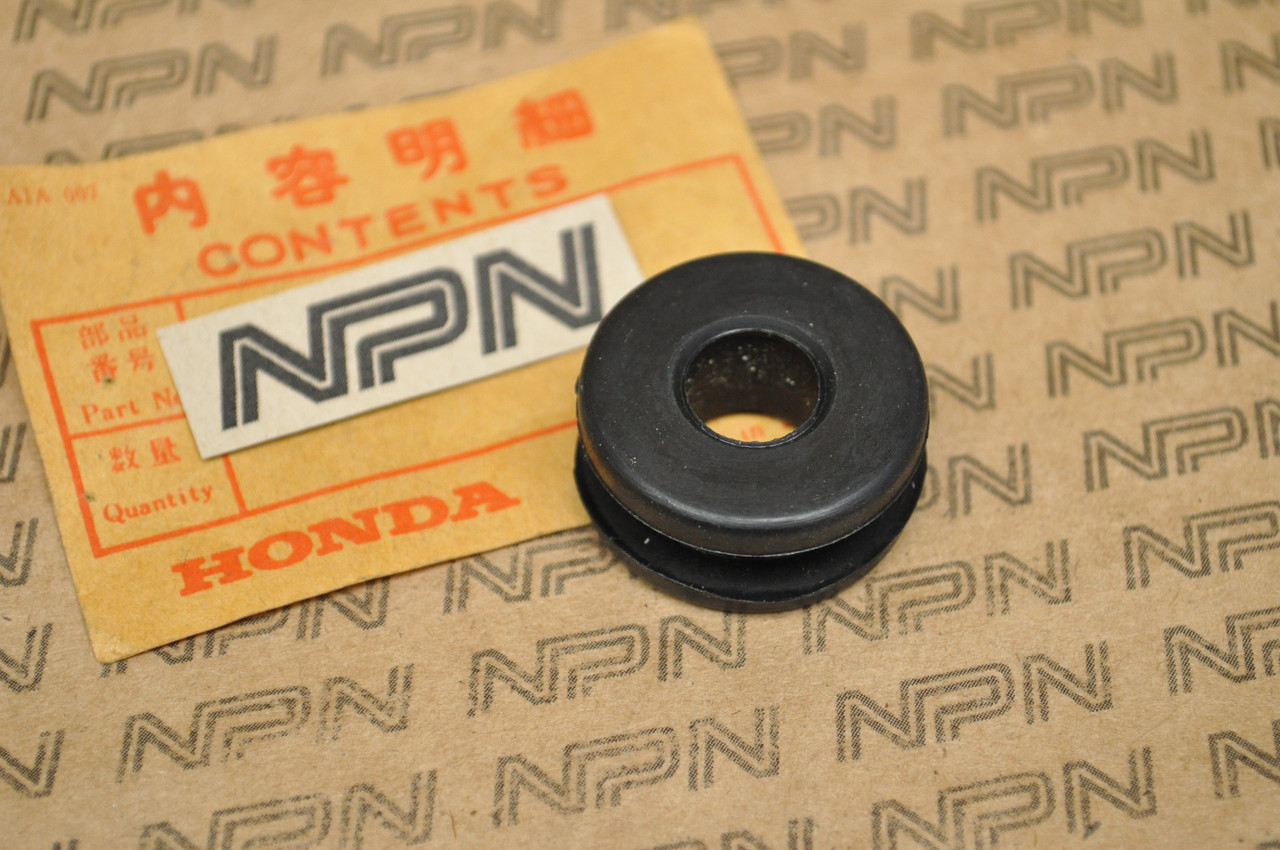 NOS Honda CB350 CB450 CL350 CL450 Rear Fender Mount Rubber 80102-292-670