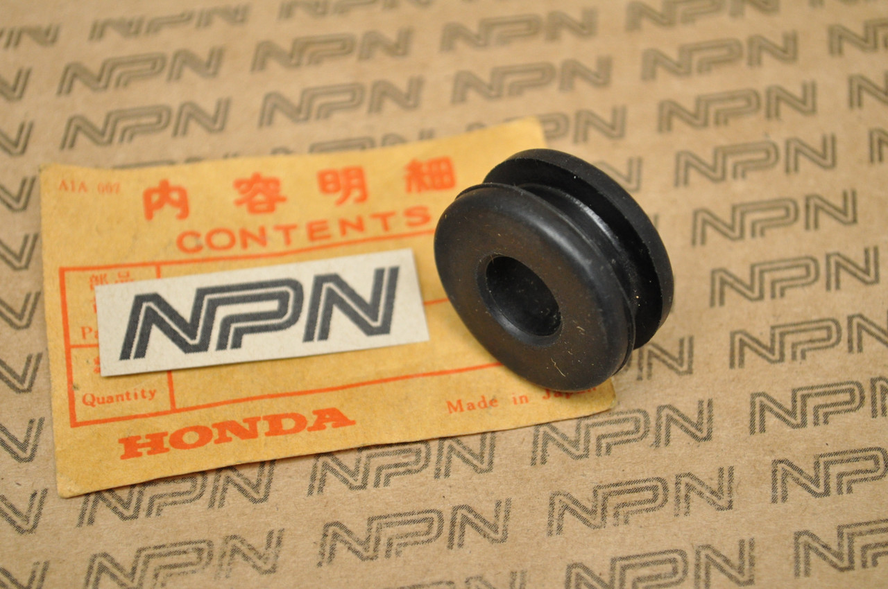 NOS Honda CB350 CB450 CL350 CL450 Rear Fender Mount Rubber 80102-292-670