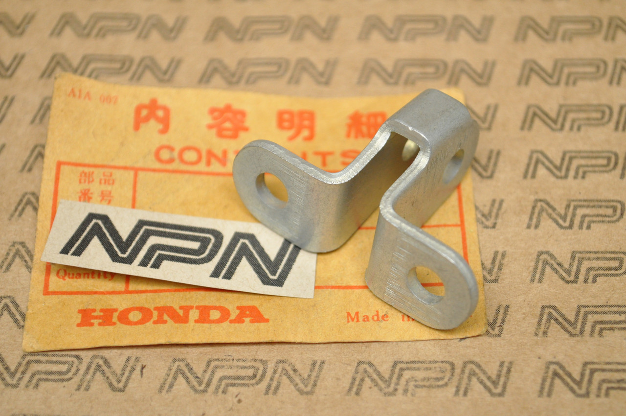 NOS Honda XL250 K0 Seat Hinge Bracket 77201-329-000