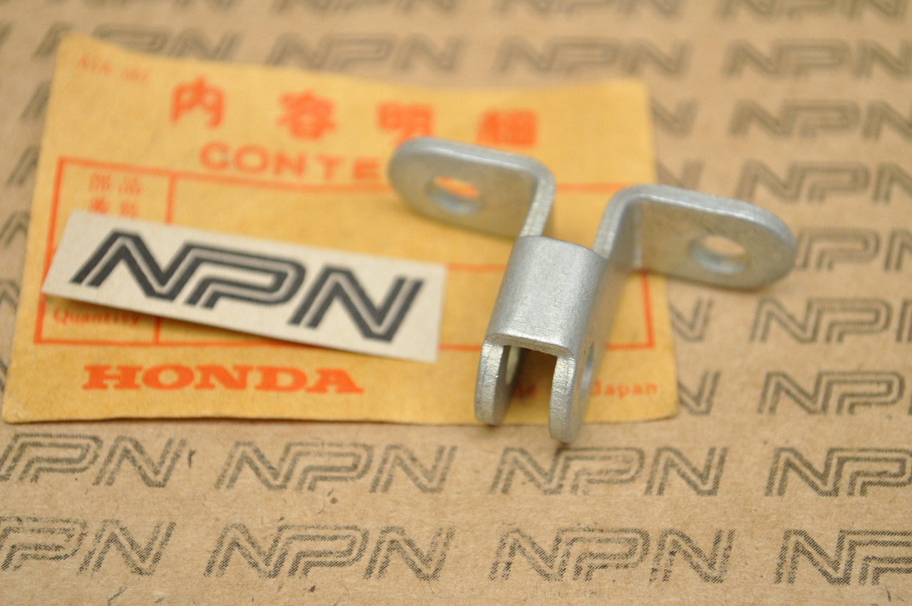 NOS Honda XL250 K0 Seat Hinge Bracket 77201-329-000