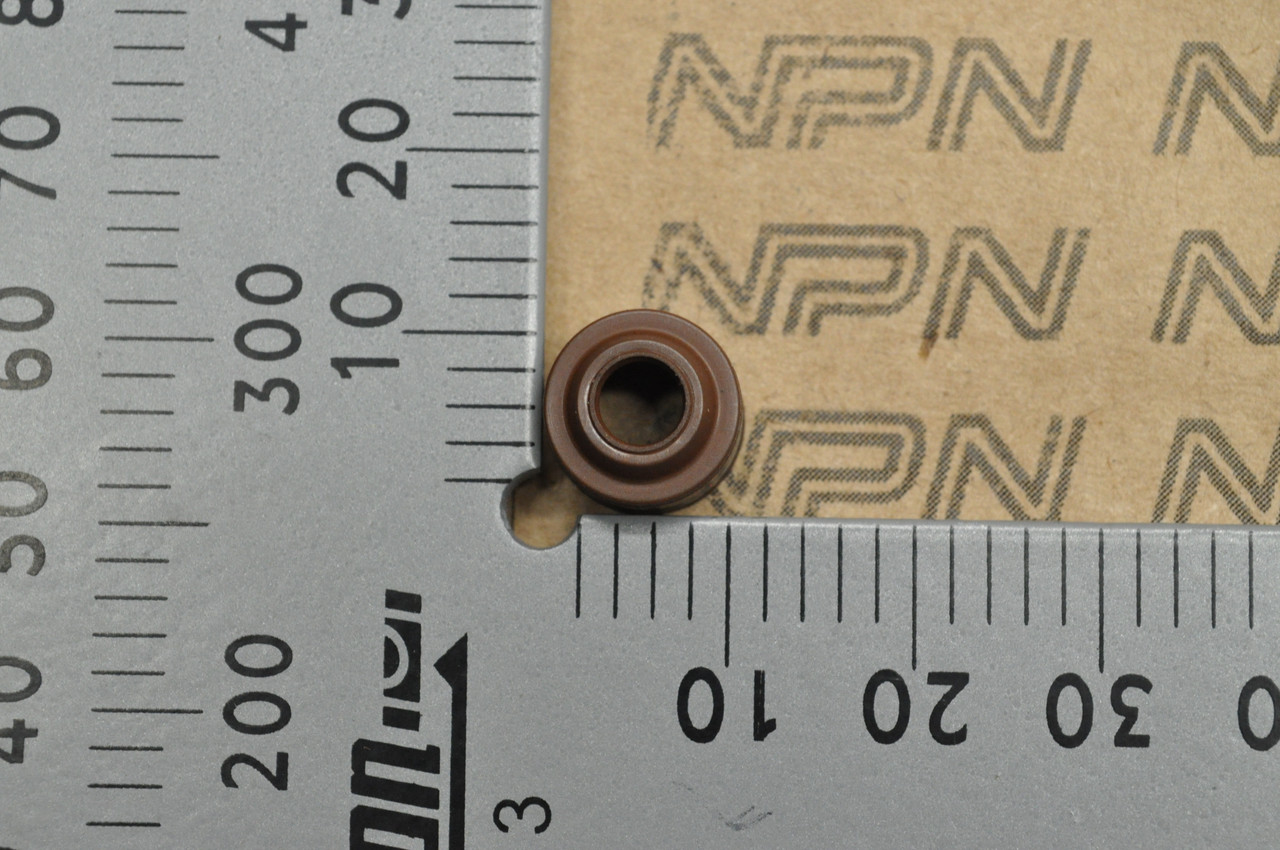 NOS Honda CBR1100 CBR600 CH150 CH250 CN250 XL600 Valve Stem Seal 12209-MA6-005