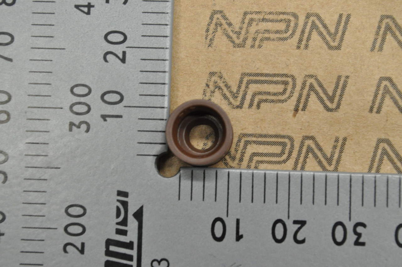 NOS Honda CBR1100 CBR600 CH150 CH250 CN250 XL600 Valve Stem Seal 12209-MA6-005