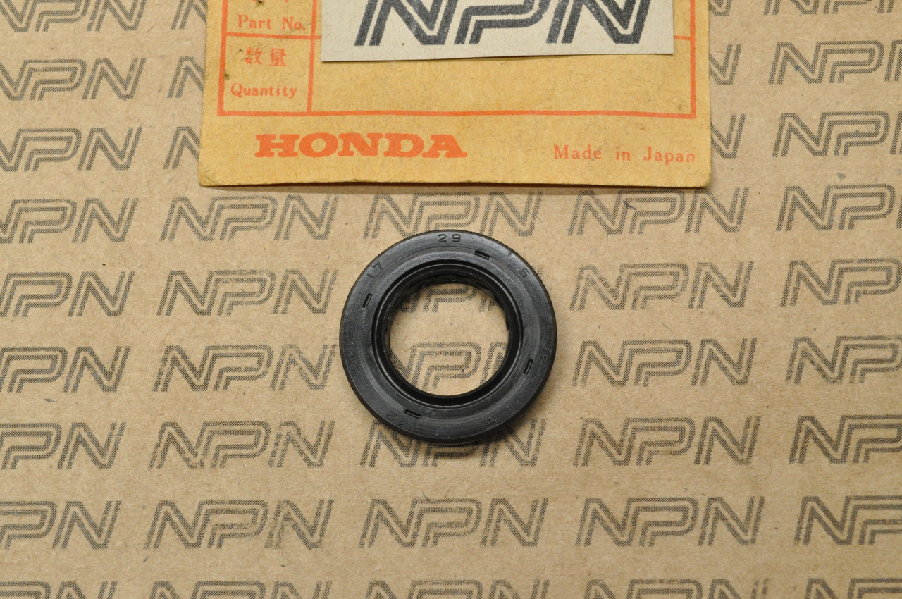 NOS Honda ATC70 C70 CL70 CT70 MR50 S65 SL70 XL70 XR75 Z50 Oil Seal 17x29x5