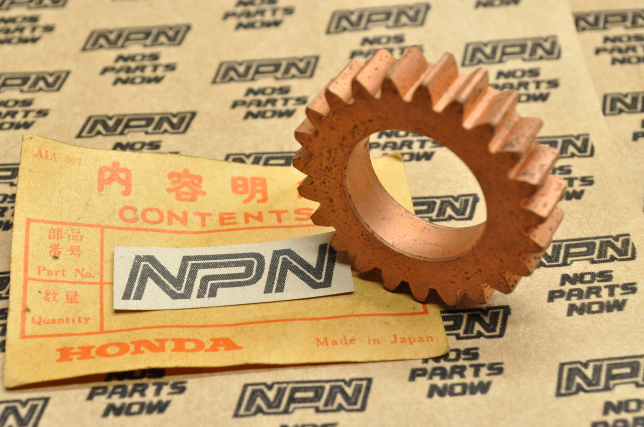 NOS Honda S65 Kick Start Starter Pinion Gear 28211-035-000