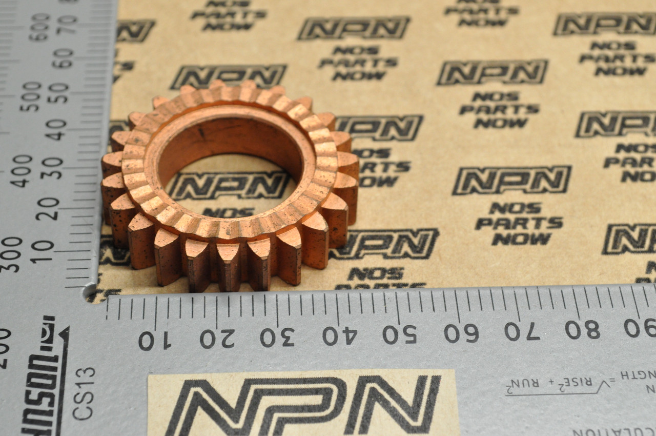 NOS Honda S65 Kick Start Starter Pinion Gear 28211-035-000