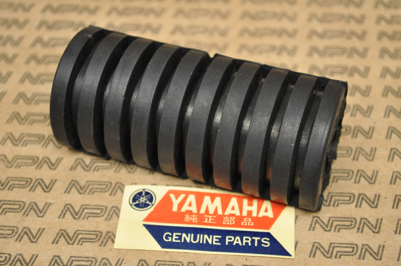 NOS Yamaha TX650 XS1 XS2 Foot Peg Rest Step Rubber Cover 256-27413-00