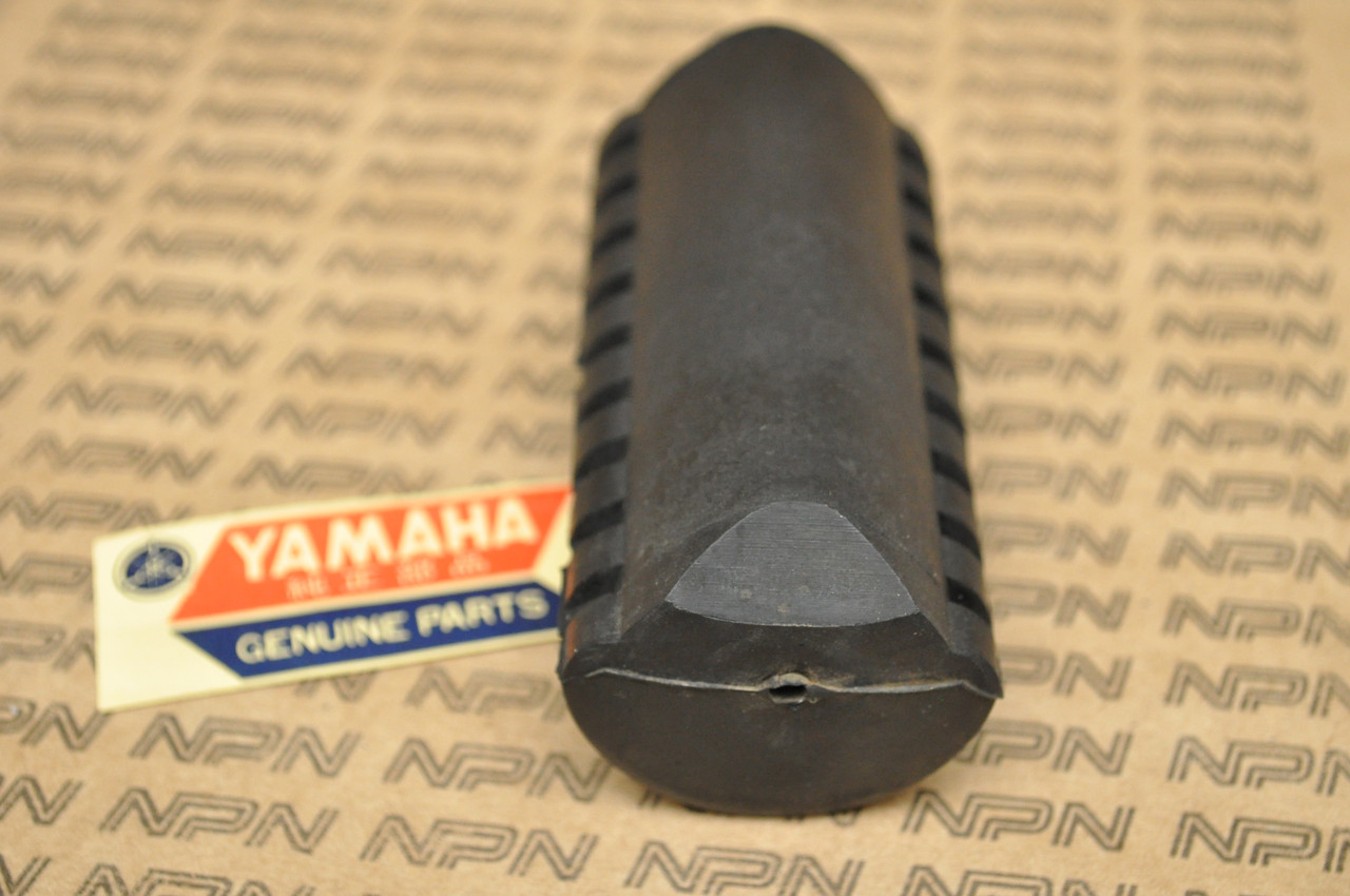 NOS Yamaha TX650 XS1 XS2 Foot Peg Rest Step Rubber Cover 256-27413-00