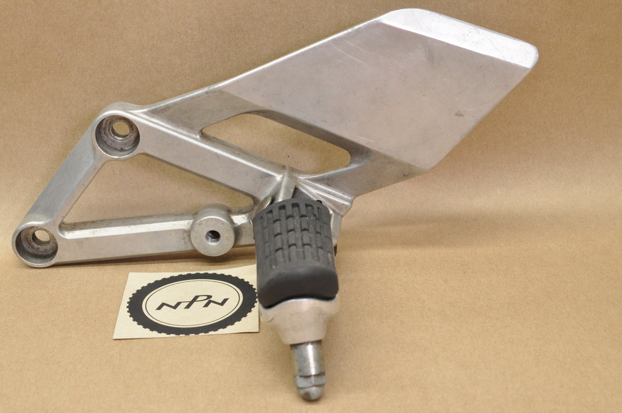 Vtg OEM Honda 1991-94 CBR600 F2 Foot Peg Rest Step & Holder Bracket 50700-MV9-000